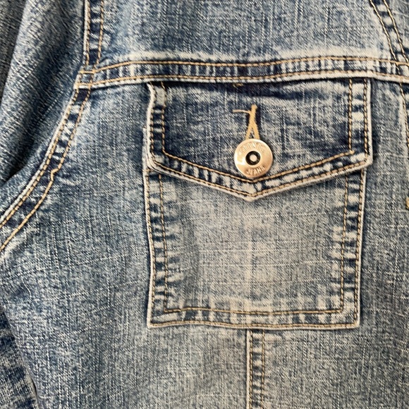 Denim jacket - Picture 3 of 5